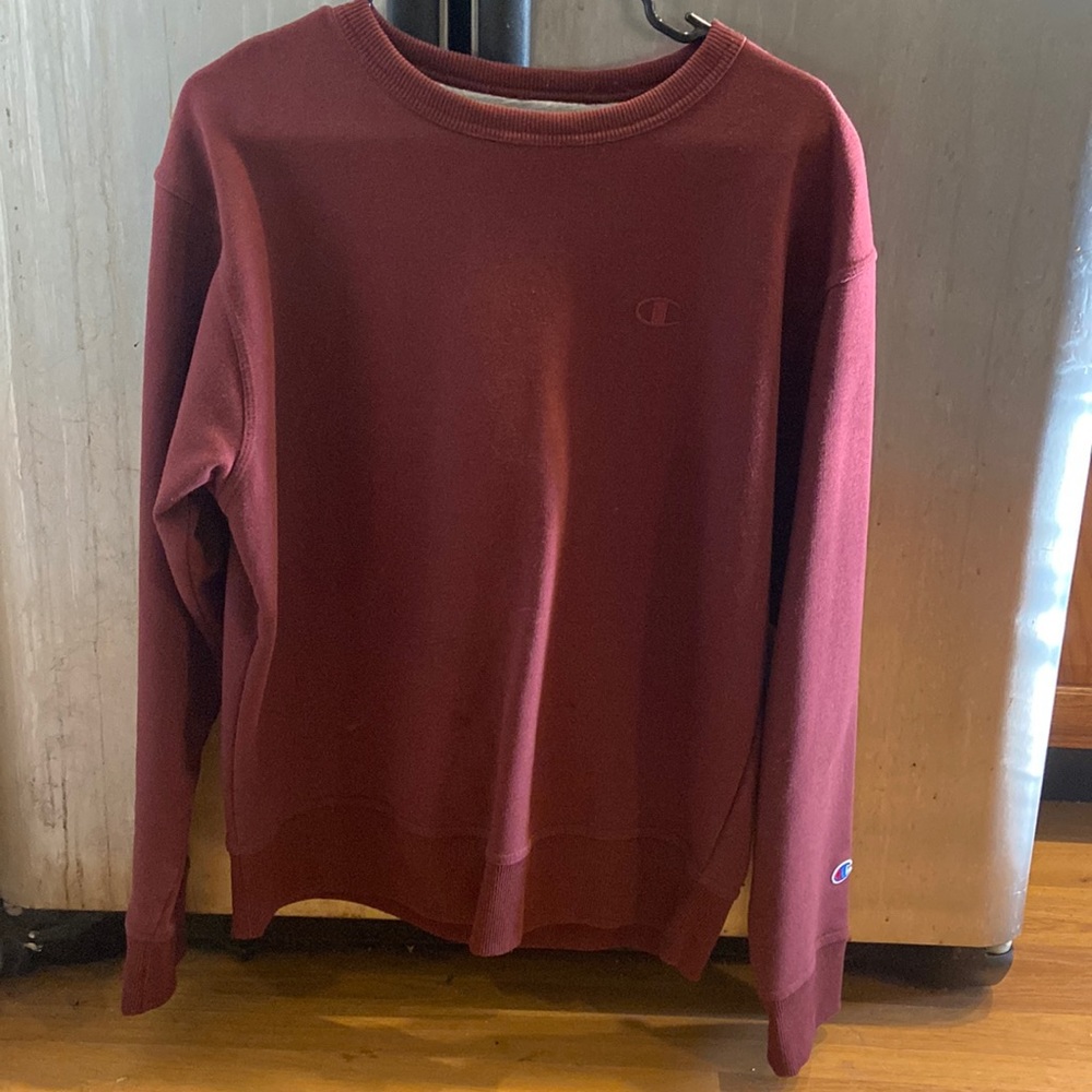 Maroon champion crewneck sweatshirt size M